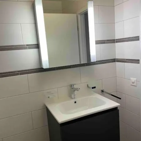 Apartment Proche Lausanne: Studio Bien Equipe