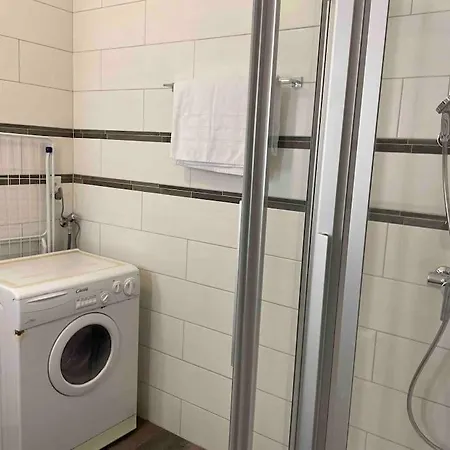 Apartment Proche Lausanne: Studio Bien Equipe