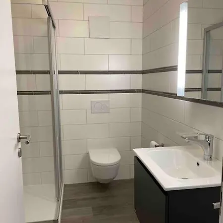 Proche Lausanne: Studio Bien Equipe Apartment *